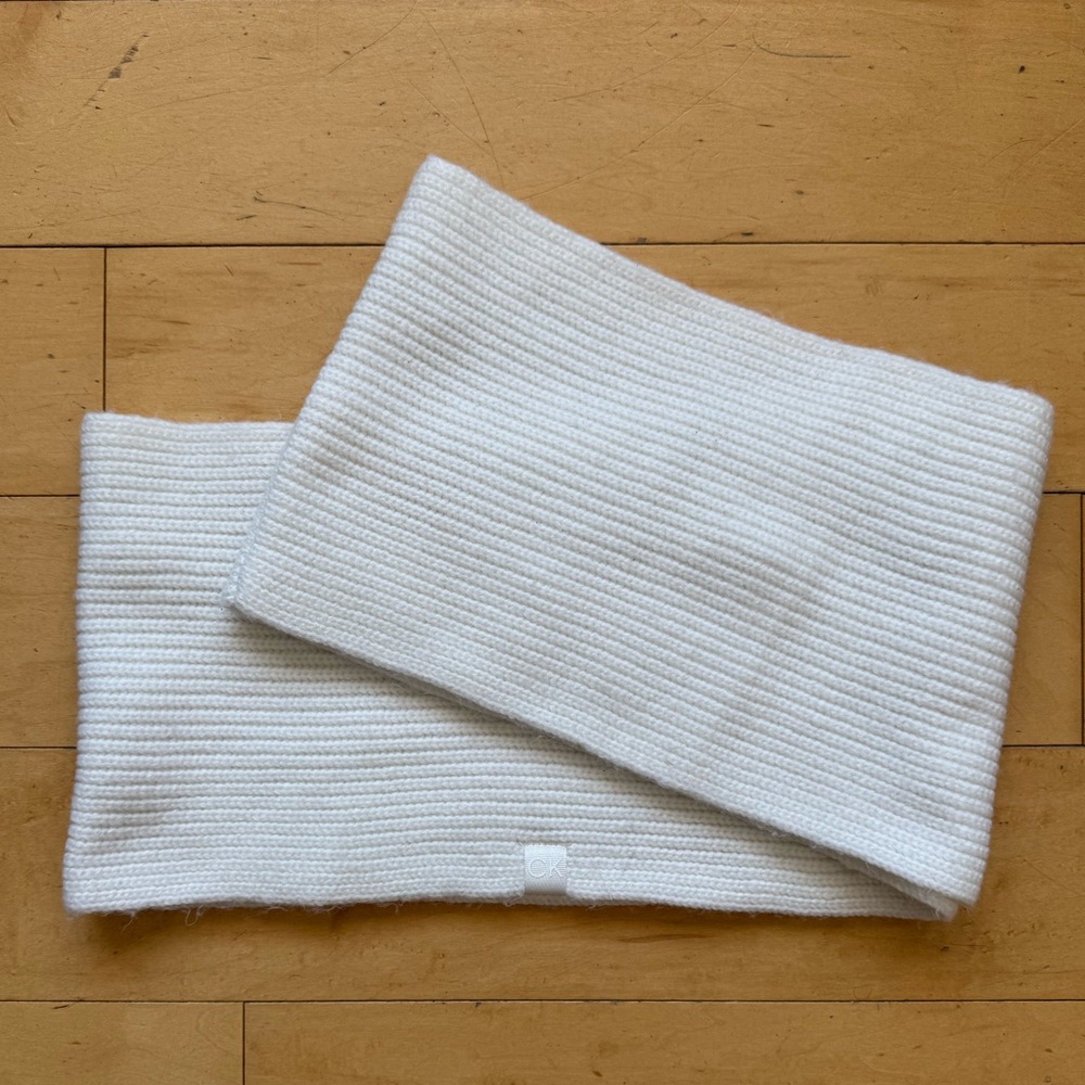 Calvin Klein‎ Infinity Scarf White Ribbed Knit, Classic, neutral, winter, preppy